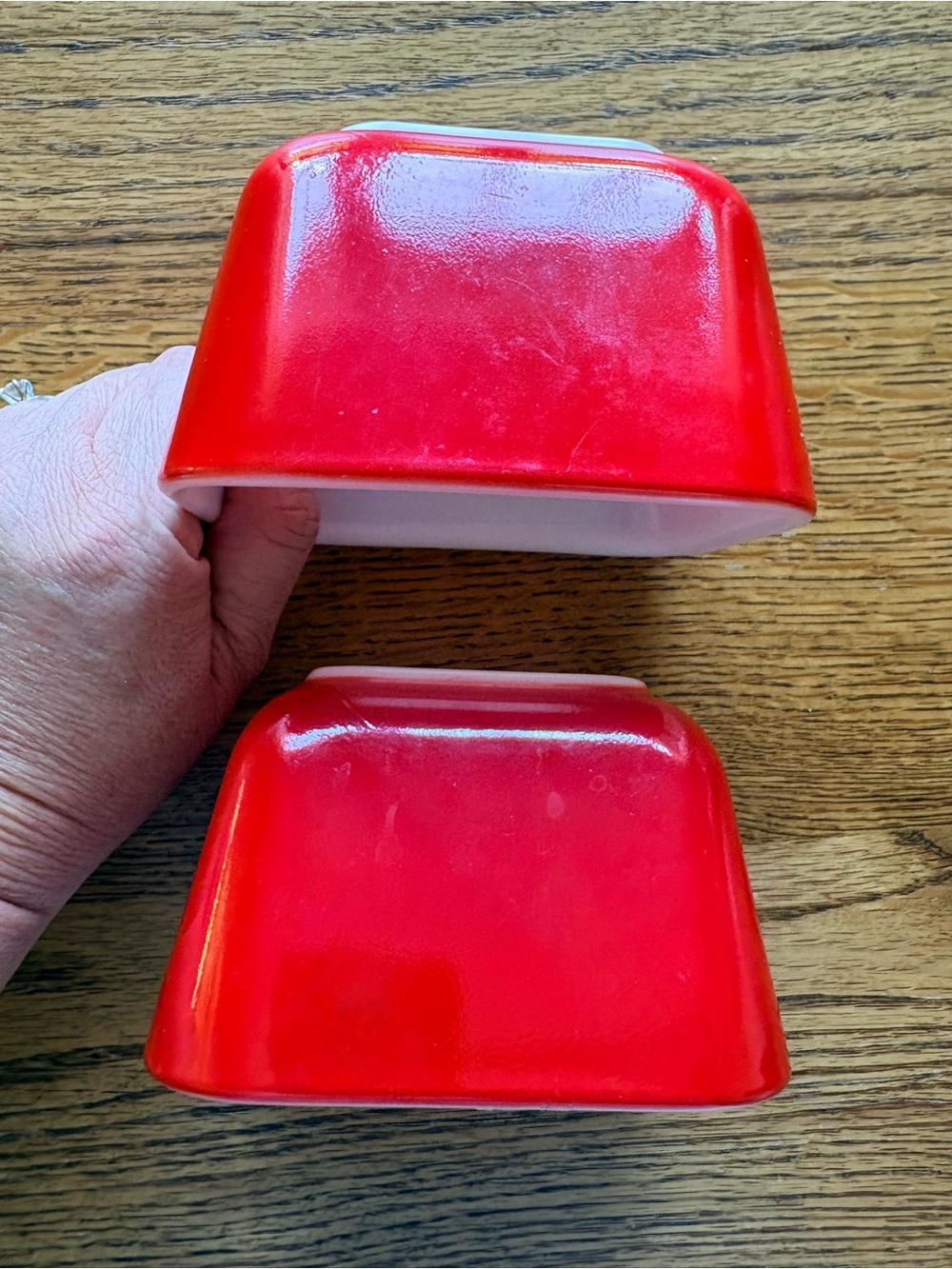 Vintage Pyrex Red Glass Refrigerator Dishes- “Fridgie” - Set of 2- 501C- one lid - Picture 14 of 15